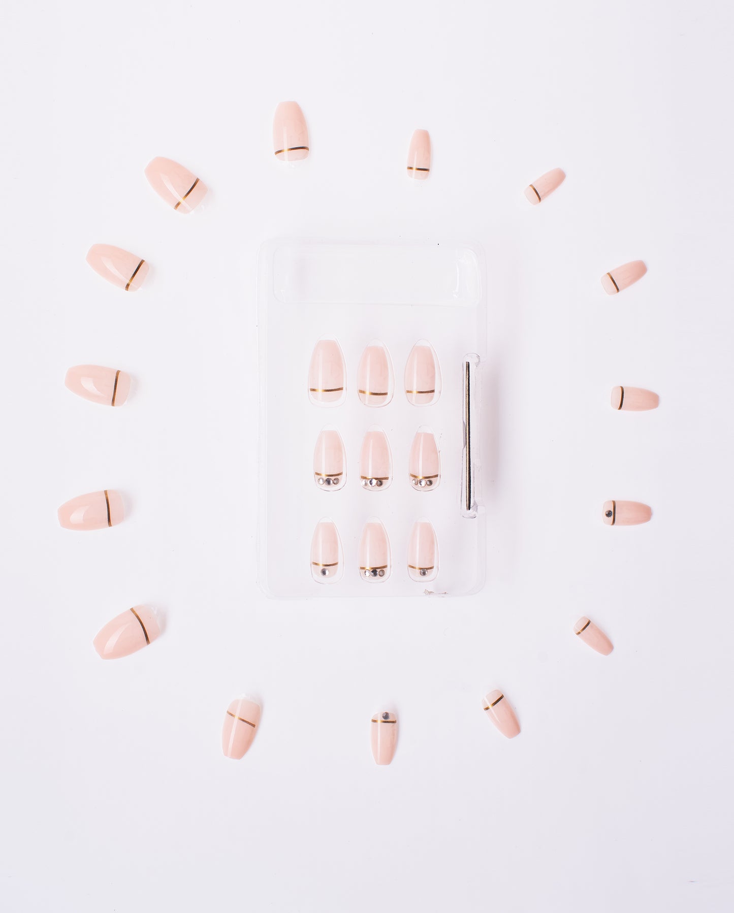 Fancy Nails – Off-White